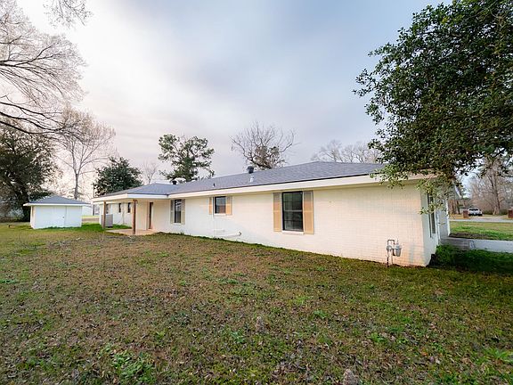 5th image of 319 Ford St