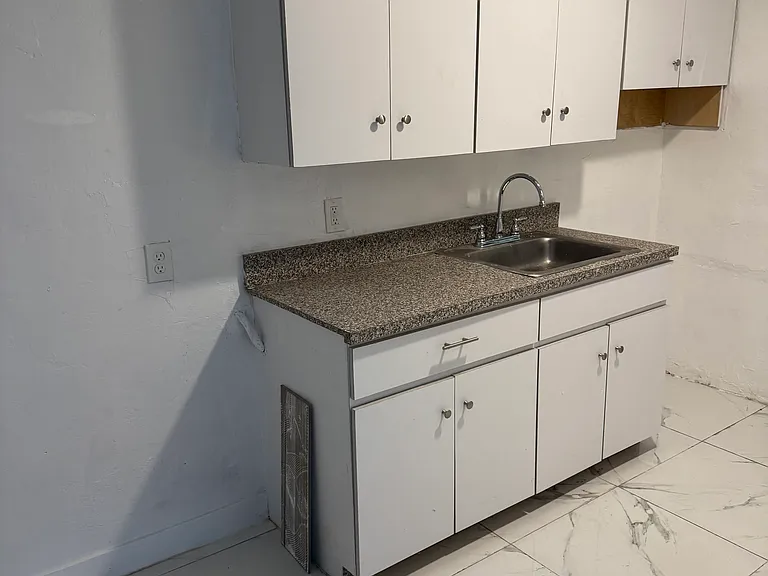 16251 NE 18th Pl — Photo 3