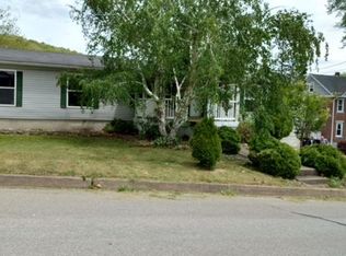 26 Pierce Ave, Ridgway, PA 15853