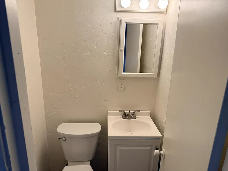 409 W Mable St — Photo 10