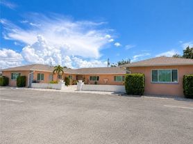 1232 SE 8th St, Cape Coral, FL