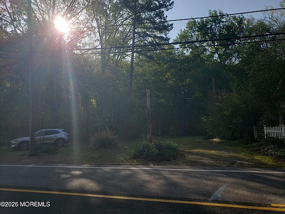 2nd image of 689 Freehold Road