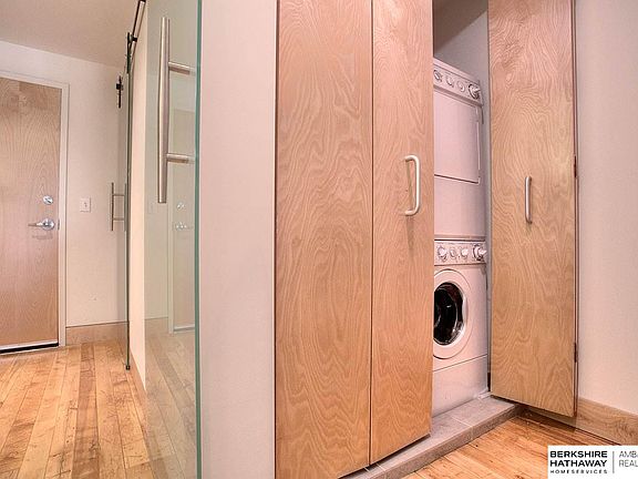 3rd image of 105 S 9th St APT 501