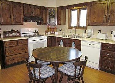 4th image of 1413 W 42nd St