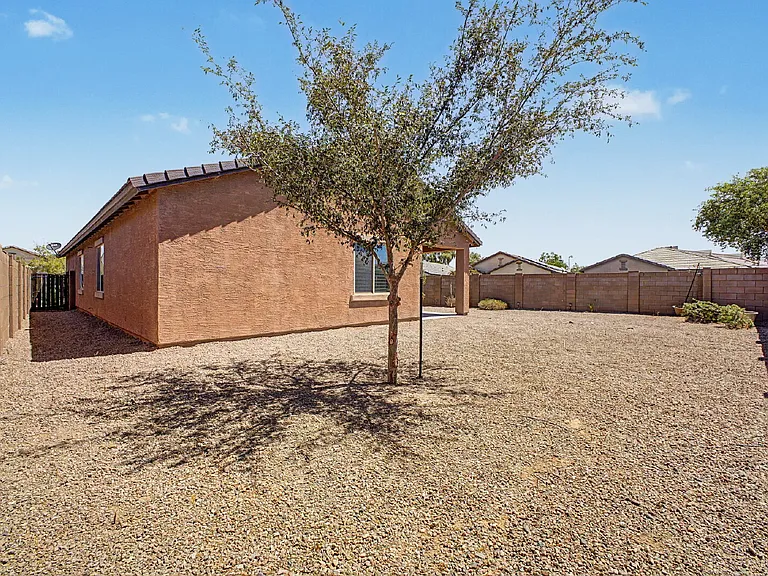 41177 W Lucera Ln — Photo 28
