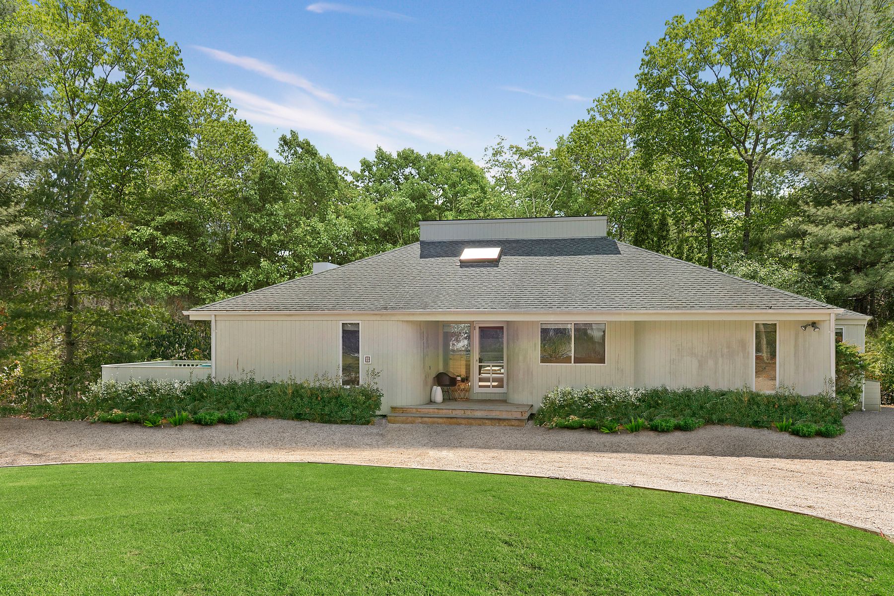 9 Anvil Ct in East Hampton Out East