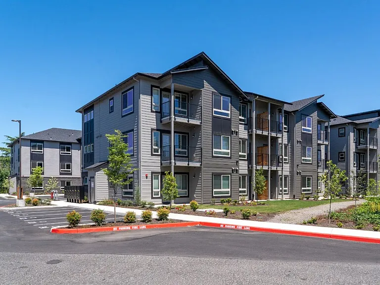 22025 NE HALSEY ST. — Photo 20