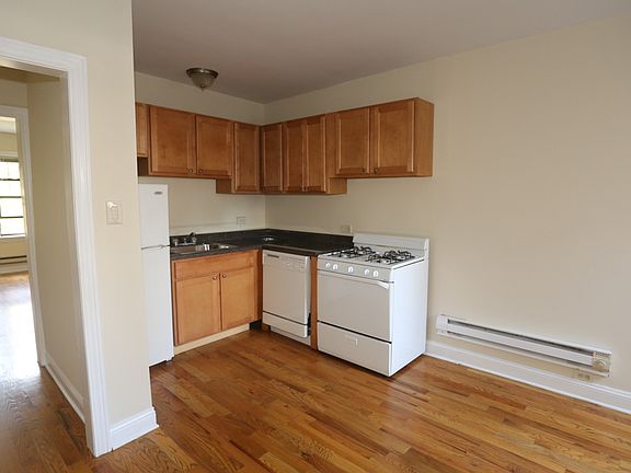 5th image of 1347 N Dearborn St APT 602