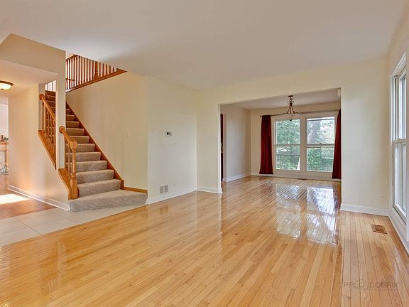 5th image of 80 Julie Ln