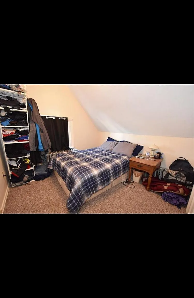 2 bed, 1000 sqft, $875 — Photo 3