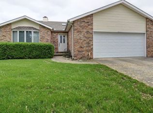 908 Wesley Ave, Savoy, IL 61874