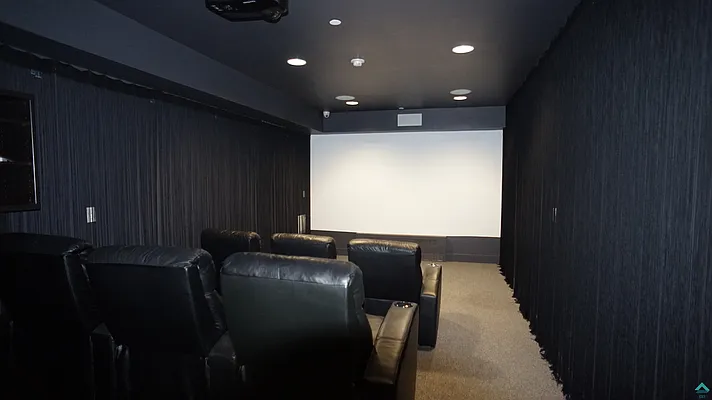 Rented by EXR | media 13