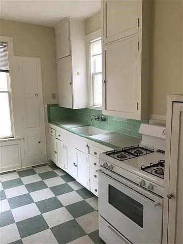 610 W 23rd St — Photo 9