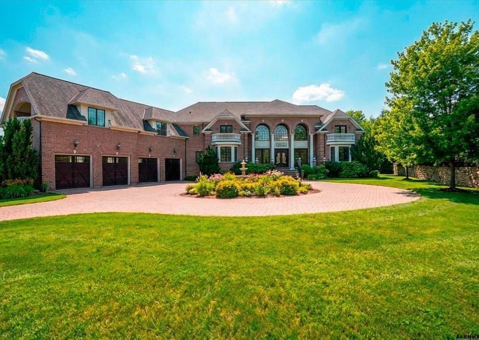 1st image of 3 Regency Rdg