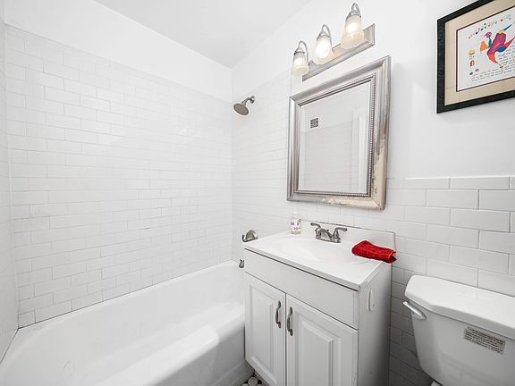 4th image of 345 E 81st St APT 5D