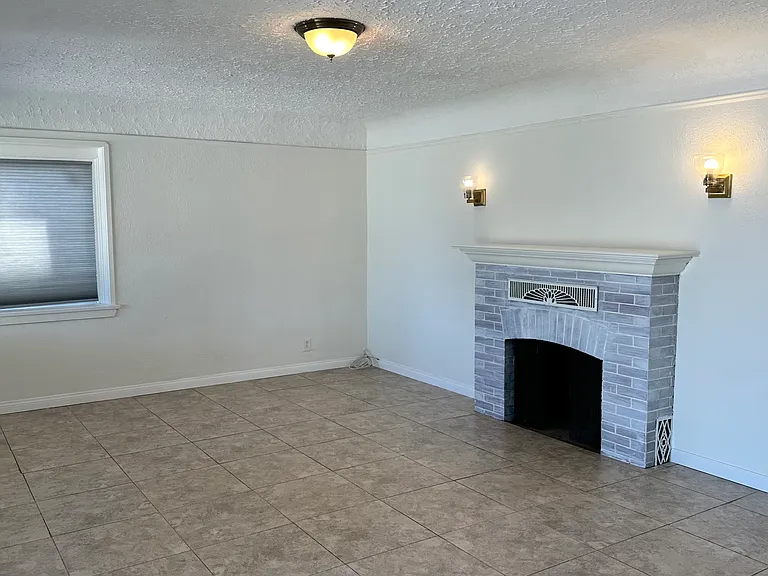 17317 Ardmore Ave — Photo 8