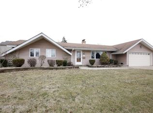 301 S Walnut Ln, Schaumburg, IL 60193