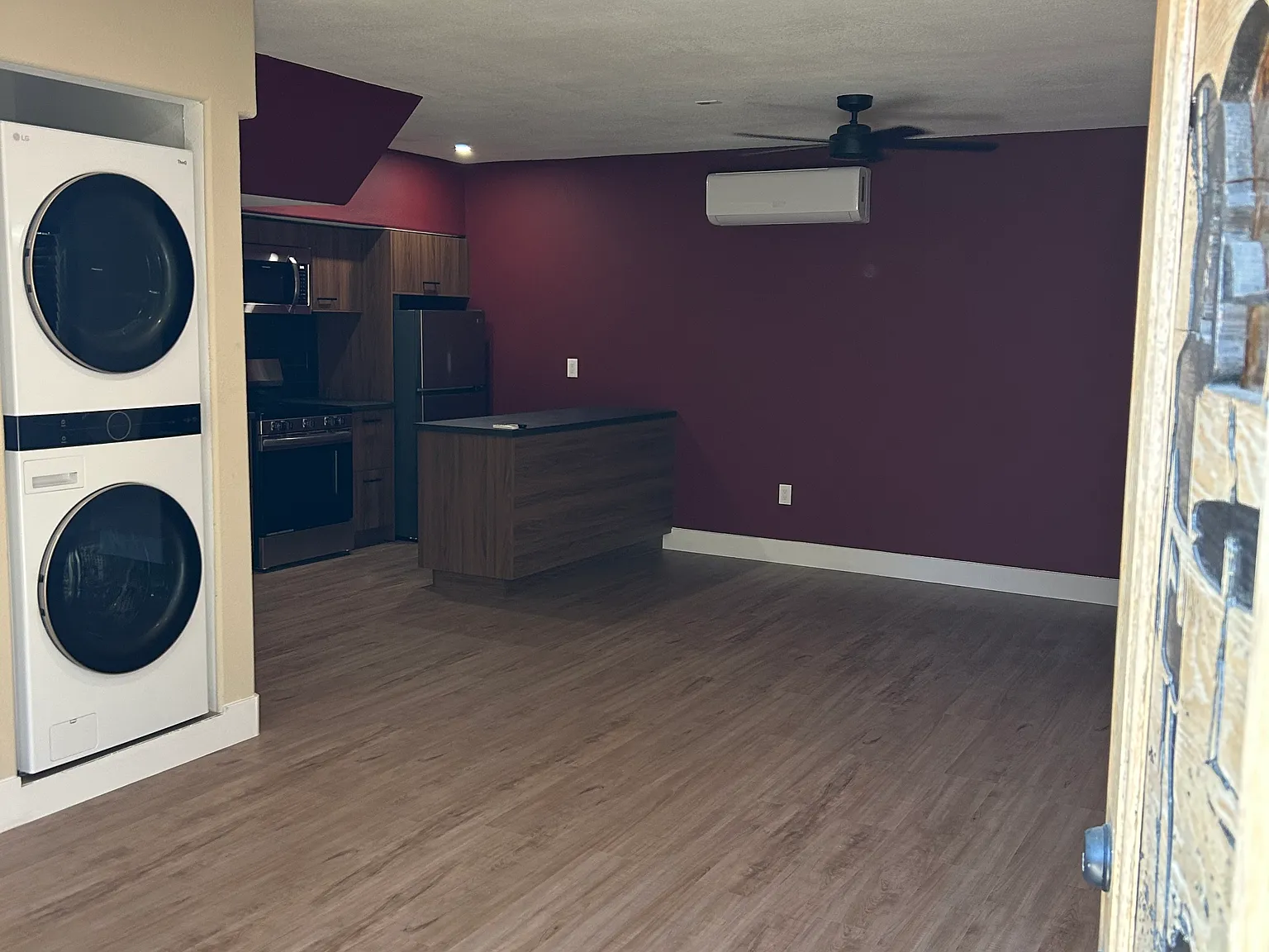 Studio, 500 sqft, $2,100 — Photo 2
