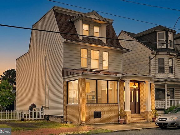 2nd image of 38 Valley St