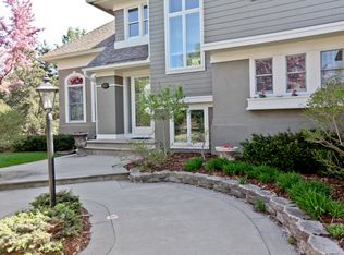 8051 Marsh Creek Rd, Woodbury, MN 55125