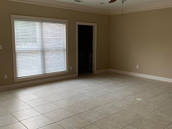 3rd image of 1805 Geerkin St APT 36