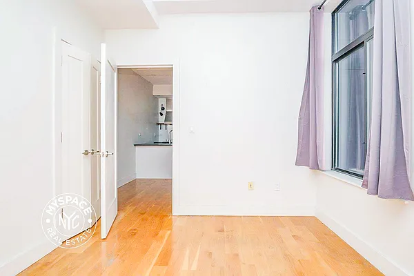 Rented by MySpaceNYC | media 8