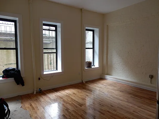 Rented by Aimee Grodanz, LREB | media 34