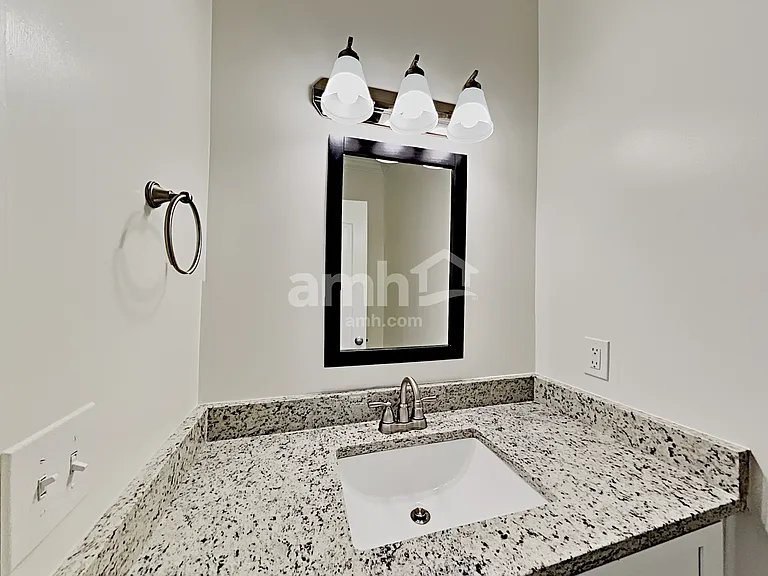 2533 Kilkenny Ct — Photo 10