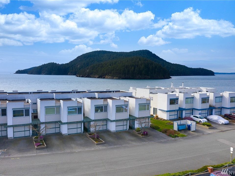 Fidalgo Shores II Townhomes, with spectacular views from every window