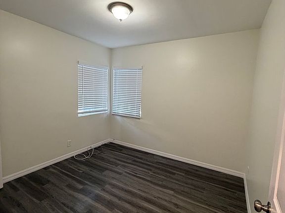 4th image of 13729 Penn St APT A