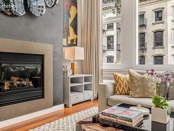 3rd image of 16 Warren St #Townhouse