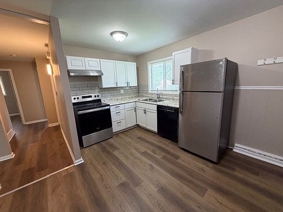 5th image of 1141 Scott Ave