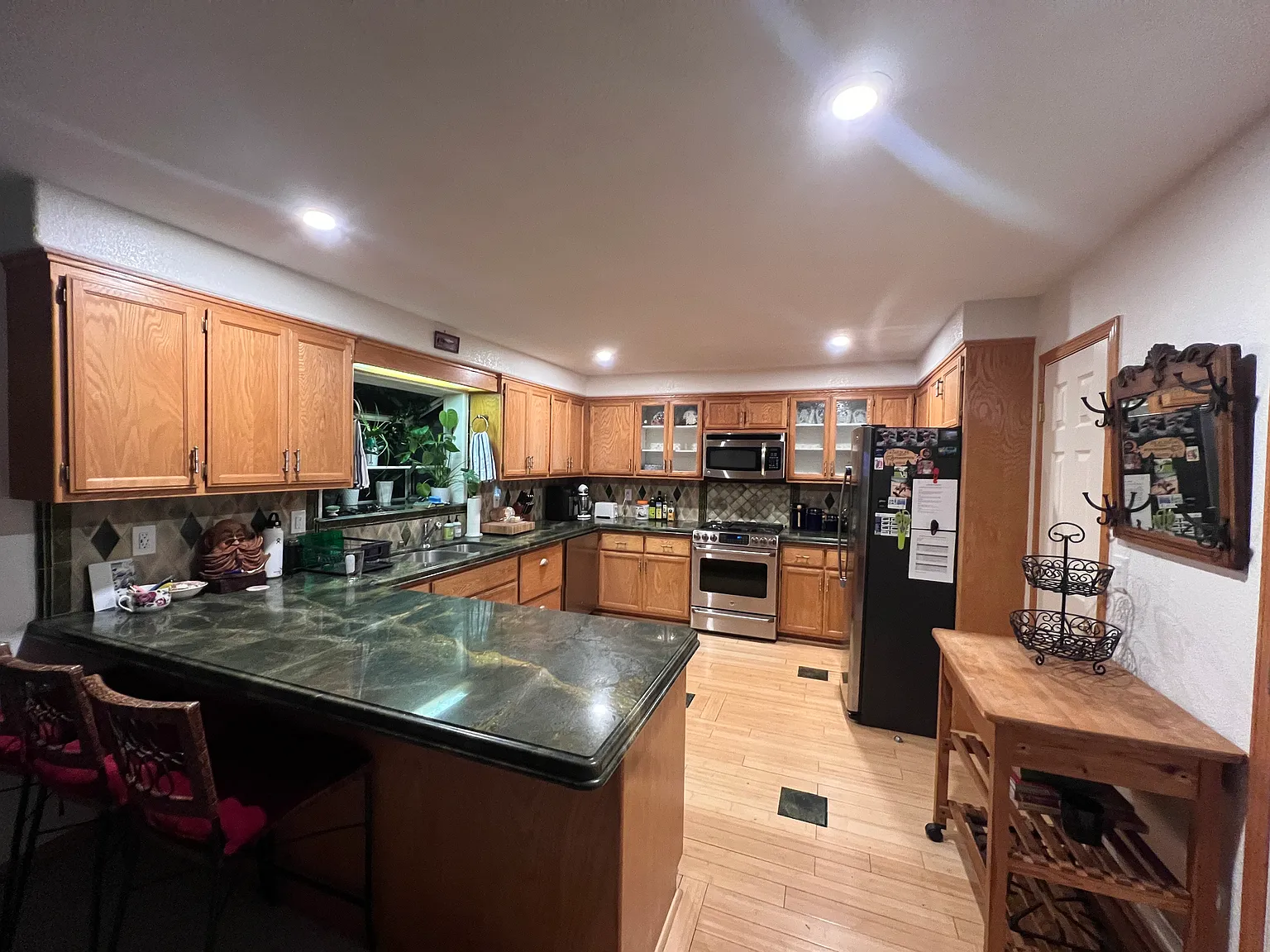 4 bed, 2.5 bath, 2264 sqft, $3,800 — Photo 2