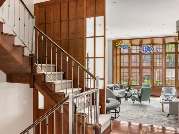 159 East 61st Street image 6 of 22