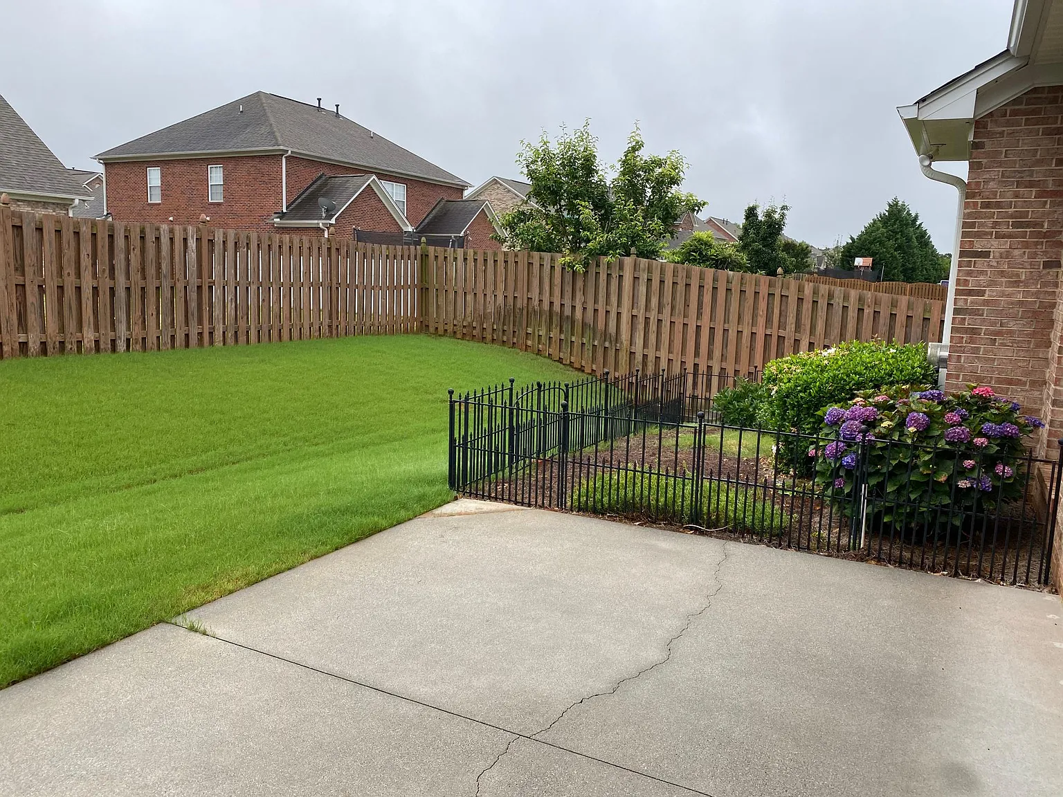 3 bed, 2380 sqft, $2,600 — Photo 4