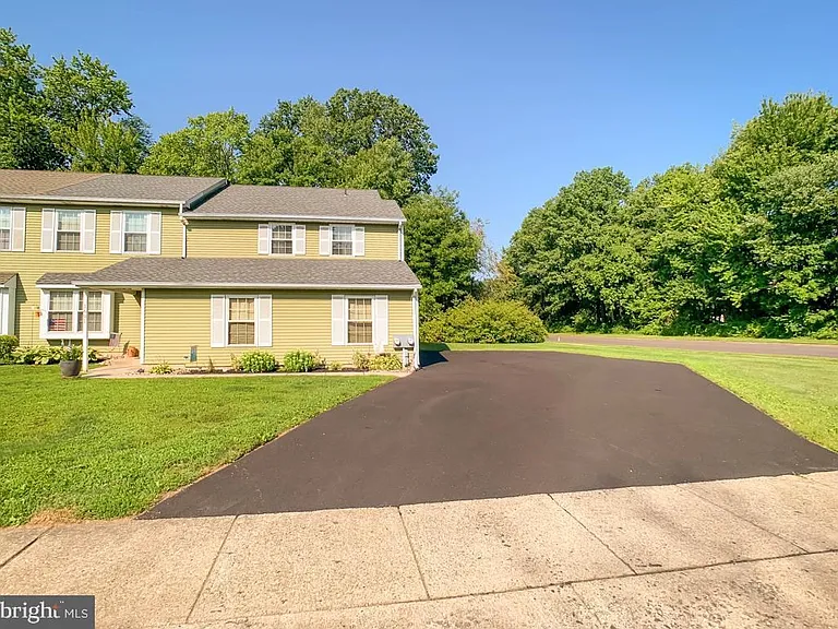 1691B Bluebird Dr #B — Photo 13