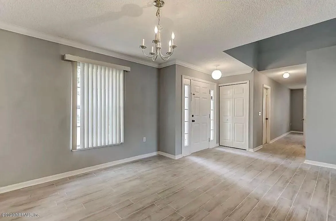 4043 Broad Creek Ln — Photo 2