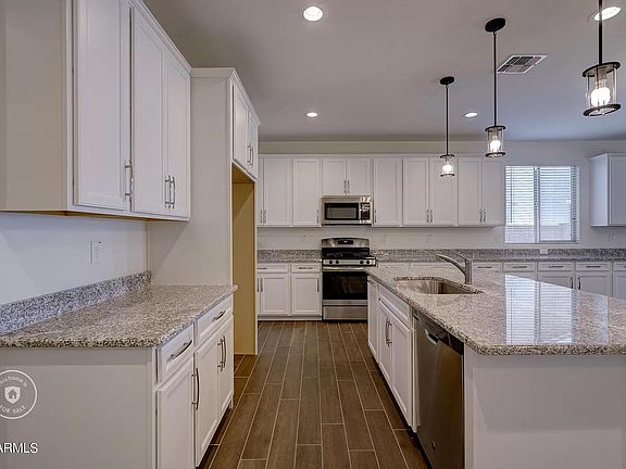 3rd image of 18385 W Kendall St