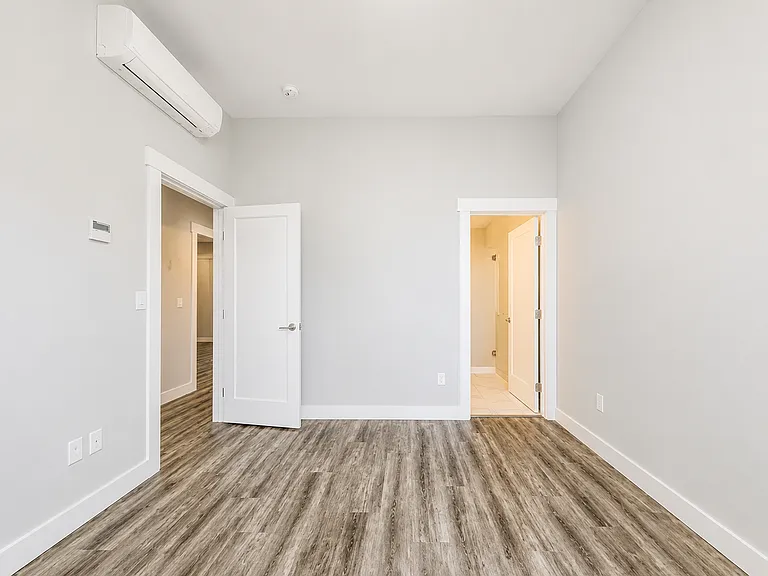 1019 Ashbury St — Photo 10