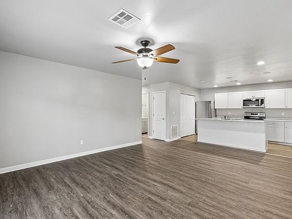 2nd image of 403 Debra Ct