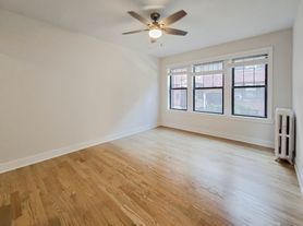 3931 1/2 N Keeler Ave