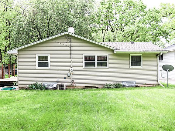 5th image of 265 Deerpath Ln