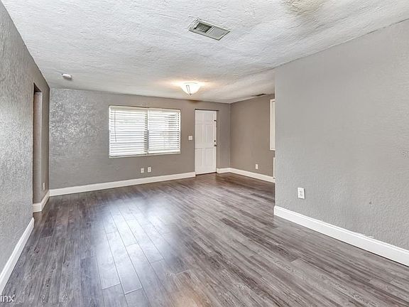 4th image of 794 Montrose Ave