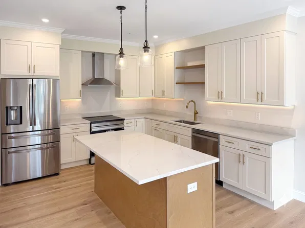 9 Whitman Cir #9, Bellingham, MA 02019
