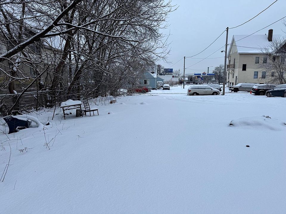 2nd image of 1426 W GROELING AVENUE