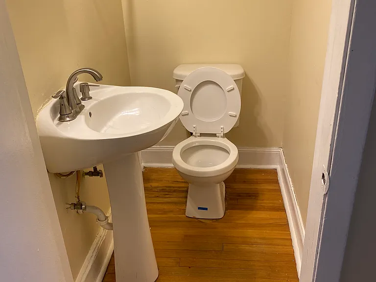 441 Greentree Ln — Photo 8