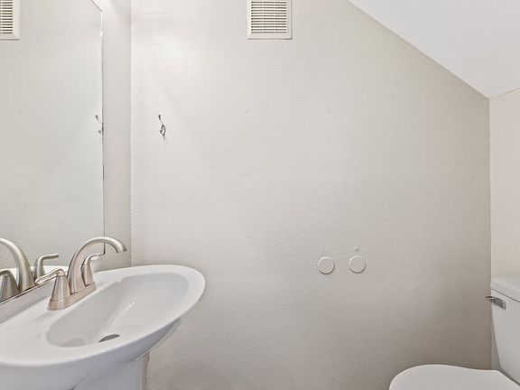 5th image of 1711 Mignonette Ln #7-B