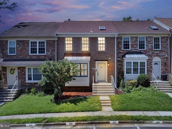 3952 Rosebay Ct, Fairfax, VA 22033
