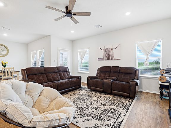 5th image of 10522 NEVERSINK BLVD