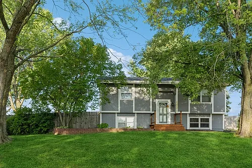 1021 Aspen Dr Photo 1